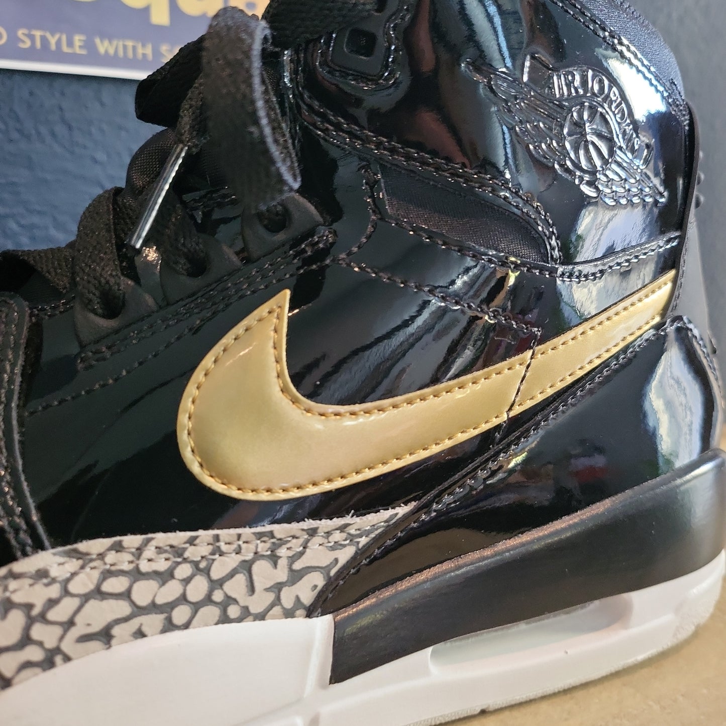 Jordan legacy 312 black and gold size 12 used