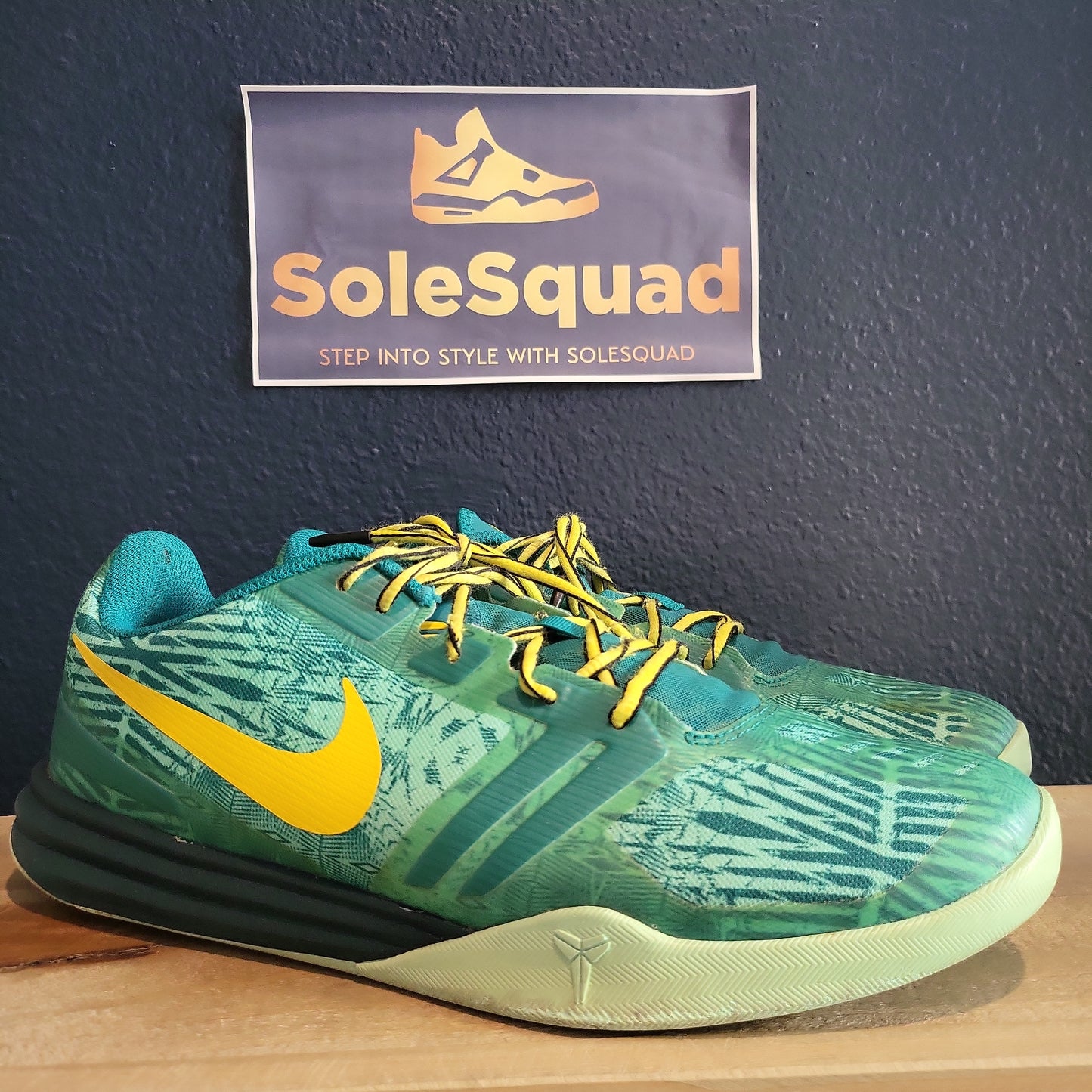 Mens Kobe Mentality GS Green and Yellow Size 12 Used