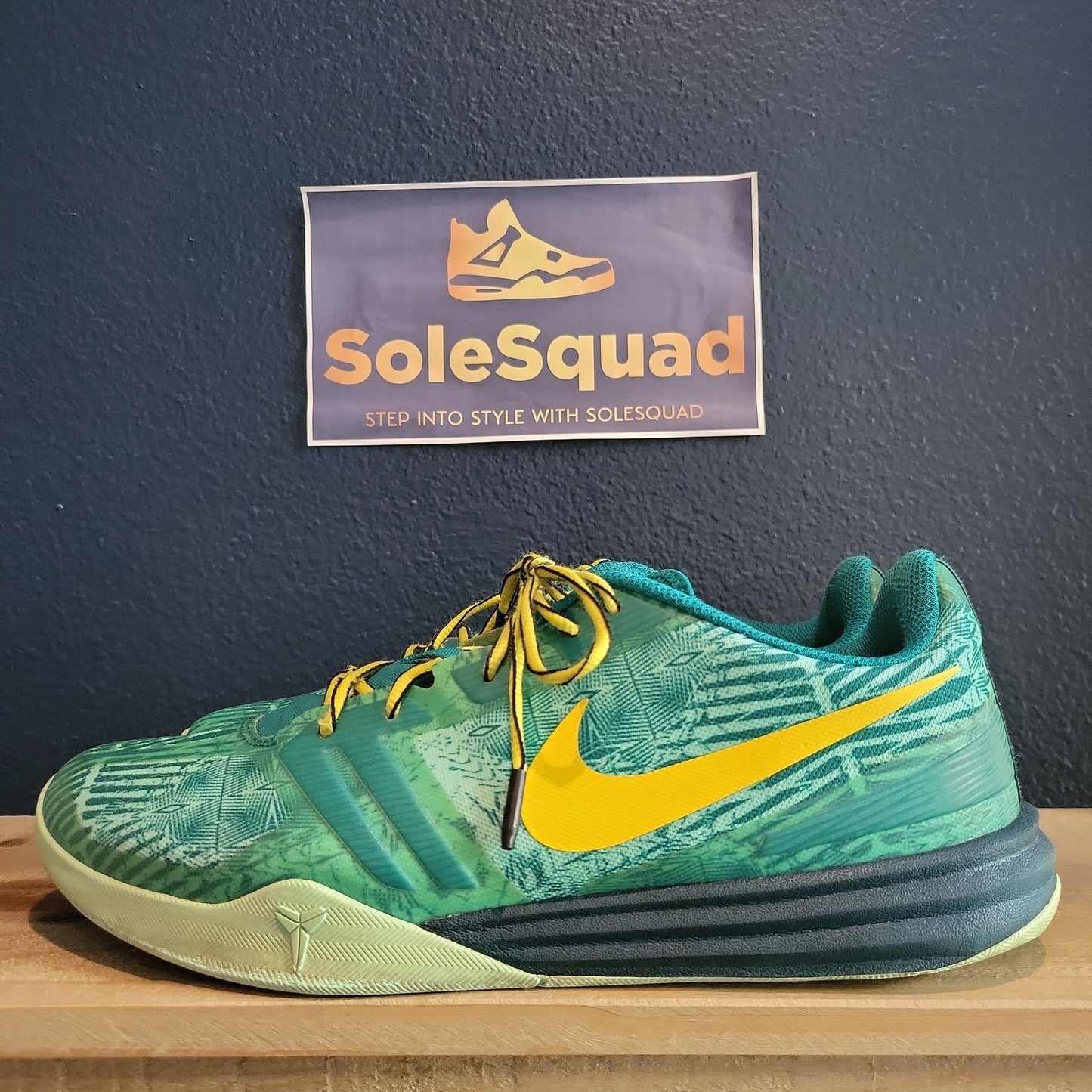 Mens Kobe Mentality GS Green and Yellow Size 12 Used