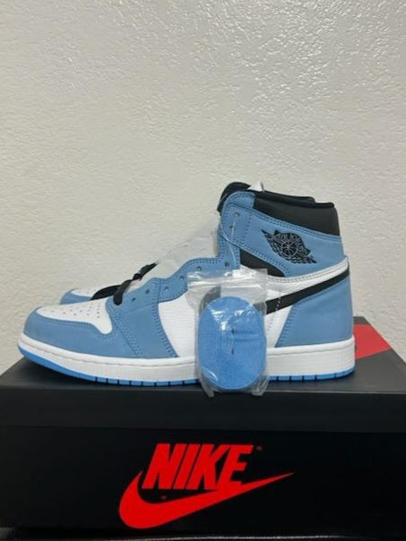 Air Jordan 1 Retro University Blue size 10.5.